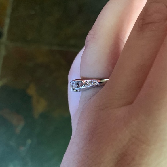 SUSPENDED SOLITAIRE RING - Picture 5 of 8